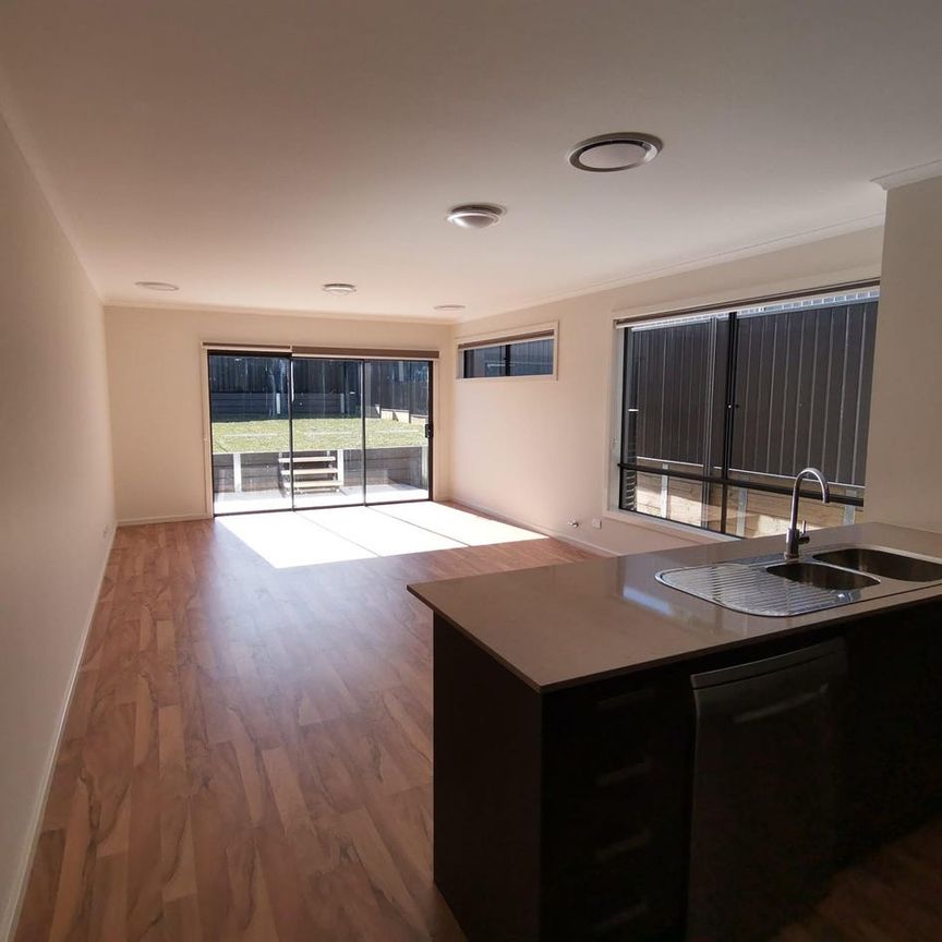 Stunning Modern 4 Bedroom Duplex - Photo 1