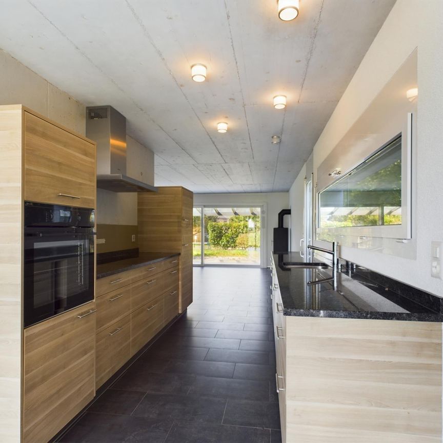 Modernes 5.5-Zimmer-Reihenhaus mit Keller, Pieterlen - Photo 1