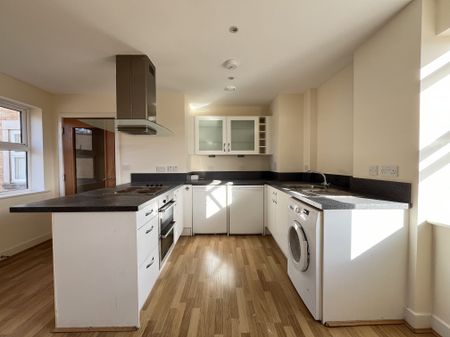 2 bed apartment to rent in Commercial Road, Bournemouth, BH2 - Photo 2