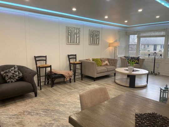 For Lease - 11 Morton Avenue, East Gwillimbury, Ontario - Photo 1