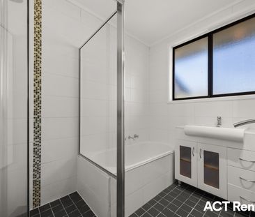 17 Carleton Street, Kambah ACT 2902 - House For Rent | Domain - Photo 6