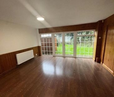 5 bedroom detached house to rent - Photo 2