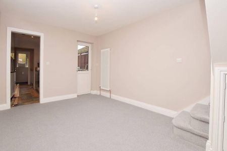 2 bedroom terraced house to rent - Photo 3