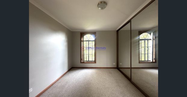 Tranquil One-Bedroom Apartment in a Peaceful Pocket of Katoomba - Photo 1