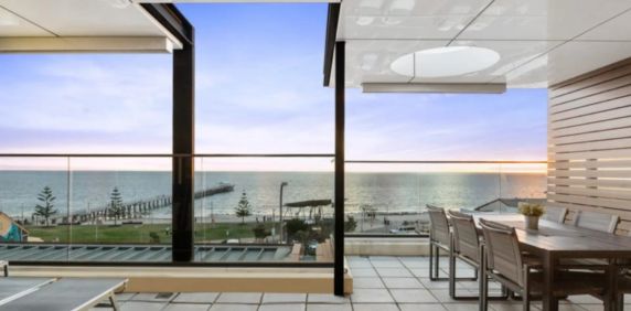 Executive Fully Furnished Living in Pristine Henley Beach (All Inclusive) - Photo 2