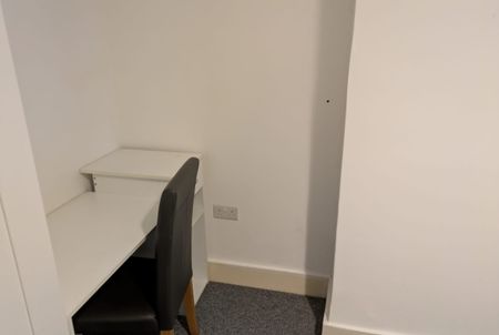 A luxury house Available at Babington road NW4 4LD London UK - Photo 2