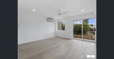 Luxury Townhouse in Birkdale - Photo 2