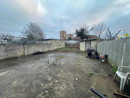 Brassie Avenue, East Acton, London, W3 7DE - Photo 5