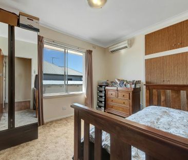 Solid three bedroom home with modern updates - Photo 3