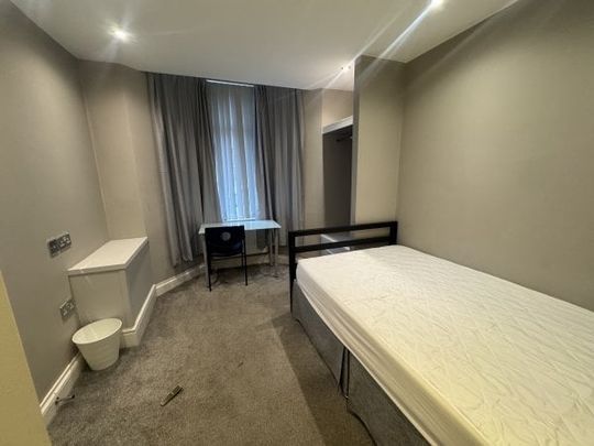 Cameron Street, L7 - Photo 1