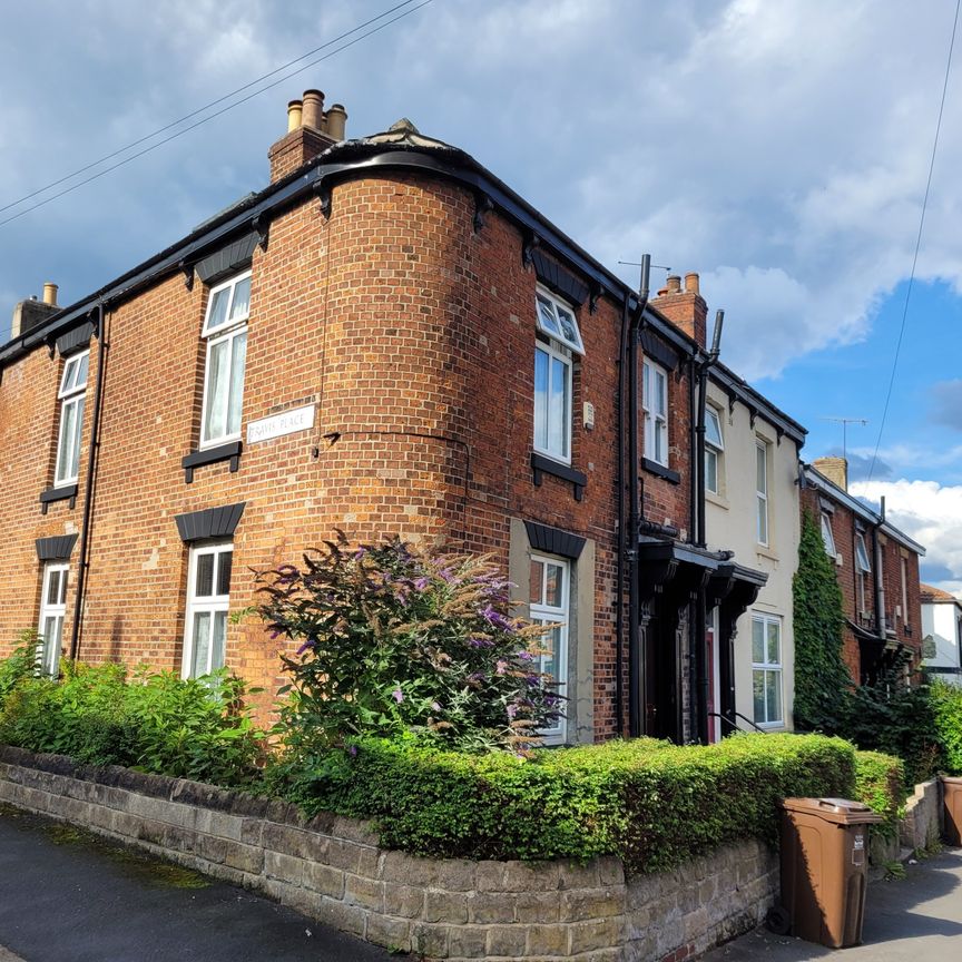 5 Bedroom House to Rent in Sheffield - Photo 1