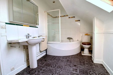 Location maison 7 pièces, 128.00m², La Verrière - Photo 2