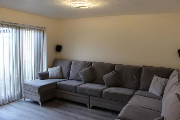 3 bedroom terraced house to rent - Photo 1