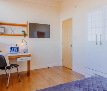 Bright double bedroom not far from The University of Nottingham - Photo 5