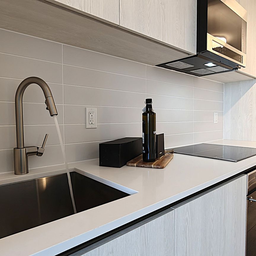 For Lease - 120 Broadway Avenue Unit# 1013, Toronto, Ontario - Photo 1