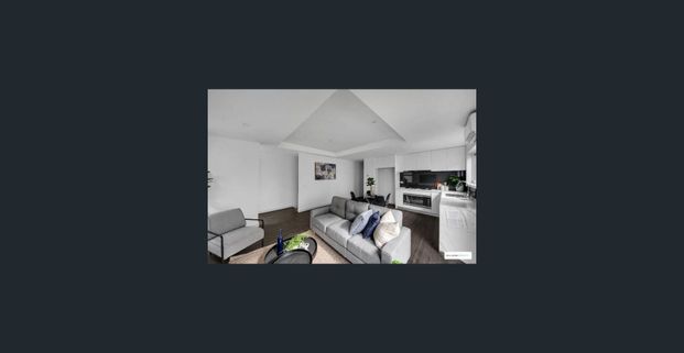 Tri Level Luxury - Photo 1