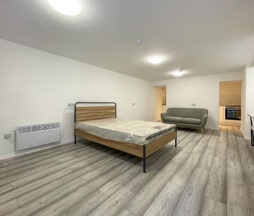 Studio to rent - Photo 2