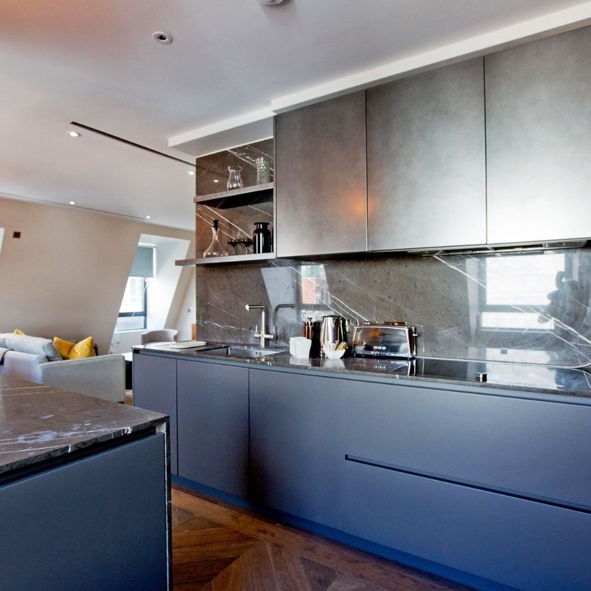Golden Square, W1F, London - Photo 1