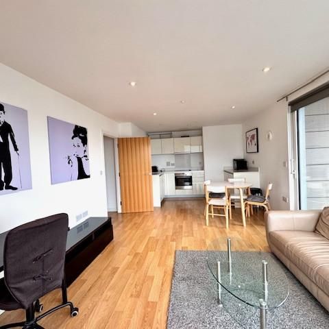 2 bedroom flat to rent - Photo 1