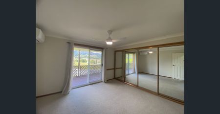 SPACIOUS FAMILY HOME WITH CLASSIC CHARM - Photo 5