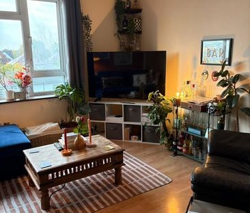 2 Bed Flat, Parkdale, N11 - Photo 4