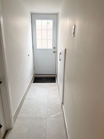 For Lease - 7 Charing Crescent Unit# Basement, Aurora, Ontario - Photo 2