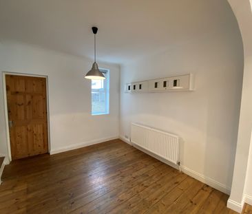 2 Bed Terraced House, Tavistock Road, E15 - Photo 4
