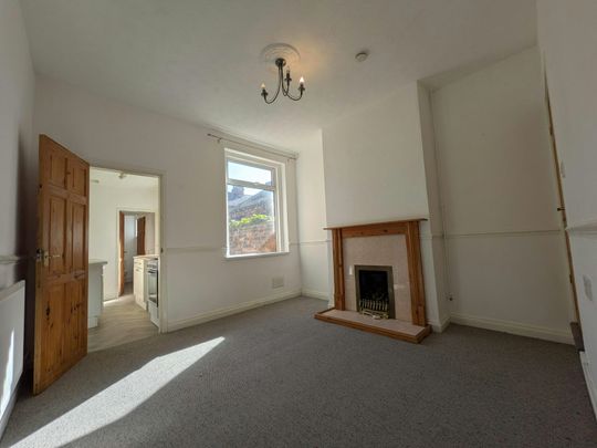 Terraced House to rent on - Photo 1