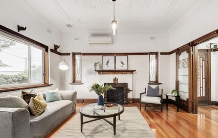 Garden Maintenance Included - Photo 2