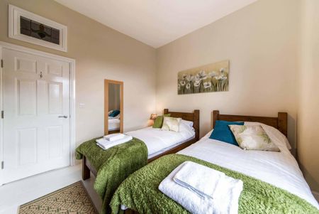 2 bedroom apartment to rent - Photo 4