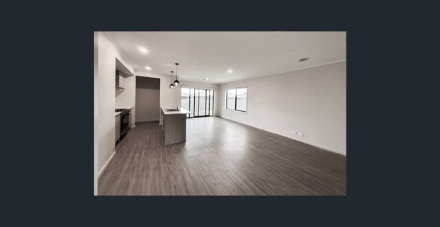 Elegancy to the Core - Photo 1