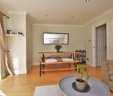 Terraced House to rent - Cressingham Road, London, SE13 - Photo 1
