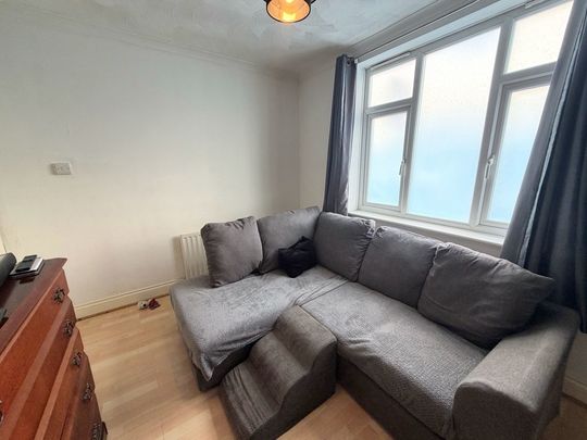 2 bedroom semi-detached to let - Photo 1