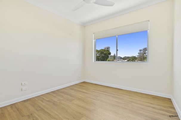 TWO BEDROOM, TWO BATHROOM UNFURNISHED UNIT IN THE HEART OF PALM BEACH - Photo 1