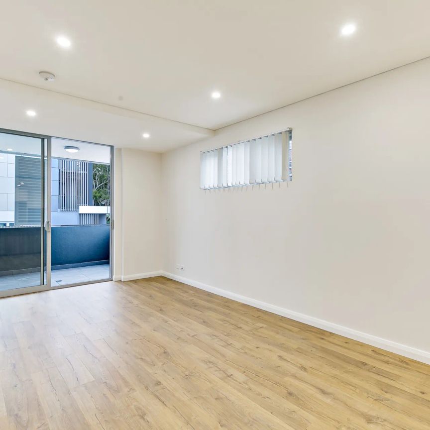Modern North-Facing Apartment in Prime Gordon Location - Photo 1