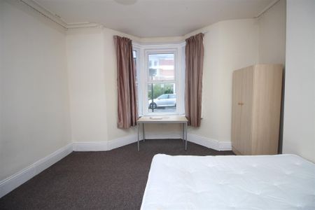 2 bedroom Student Flat to rent in Forsyth Road, Jesmond ,Newcastle Upon Tyne , NE2 - Photo 2