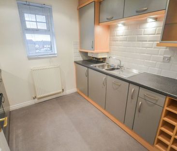 Hampton Court Way, Widnes, WA8 3EB - Photo 5