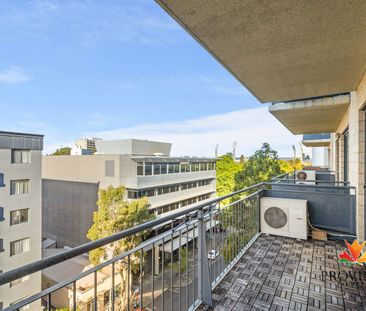 Fresh and Classic Apartment in East Perth - Photo 5