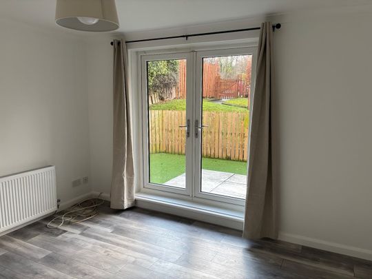 2 Bed Flat, Redford Road, EH13 - Photo 1