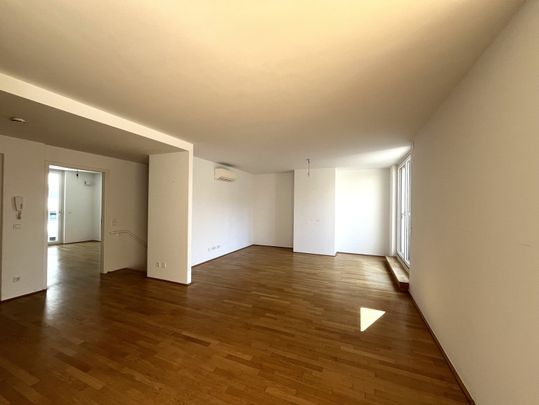 Einzigartige Dachgeschoß-Maisonette nahe Mariahilfer Straße - Miete in 1070 Wien - Photo 1