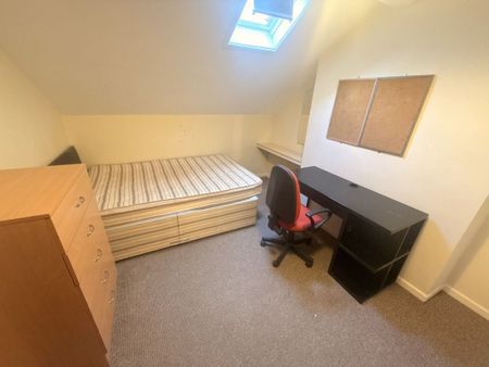 81 Wellesley Avenue, Belfast BT9 6DH - Photo 4