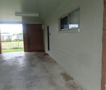 RENOVATED UNIT IN NORTH MACKAY - Photo 3