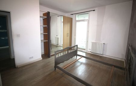 NIMES FACULTES HOCHE Bel appartement de type 3 de 78.54 m2 avec terrasse . - Photo 3