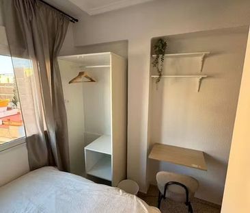 Avinguda d'Ausiàs March, Alaquàs, Valencian Community 46970 - Photo 6