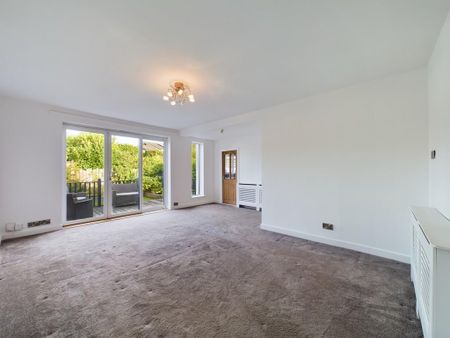 4 bedroom detached bungalow to rent - Photo 4