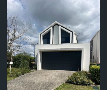 PARKLAND 3 BEDROOM HOUSE - Photo 1