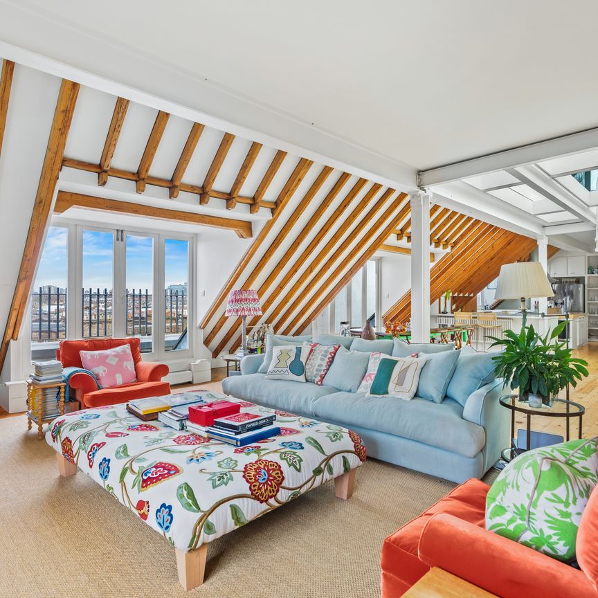 A Contemporary Two-Bedroom Apartment with Private Balcony in Fulham - Photo 1