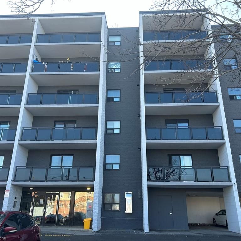 For Lease - 4422 Huron Street Unit# 306, Niagara Falls, Ontario - Photo 1