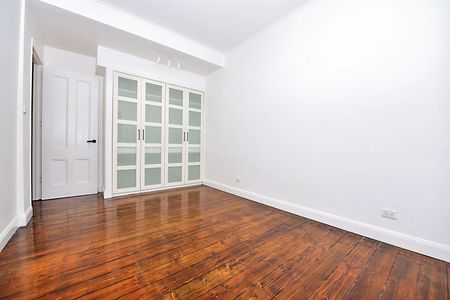 Beautiful 3-Bedroom Home with Versatile Living & Outdoor Appeal - Photo 5