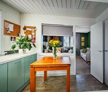 3 bedroom flat to rent - Photo 6